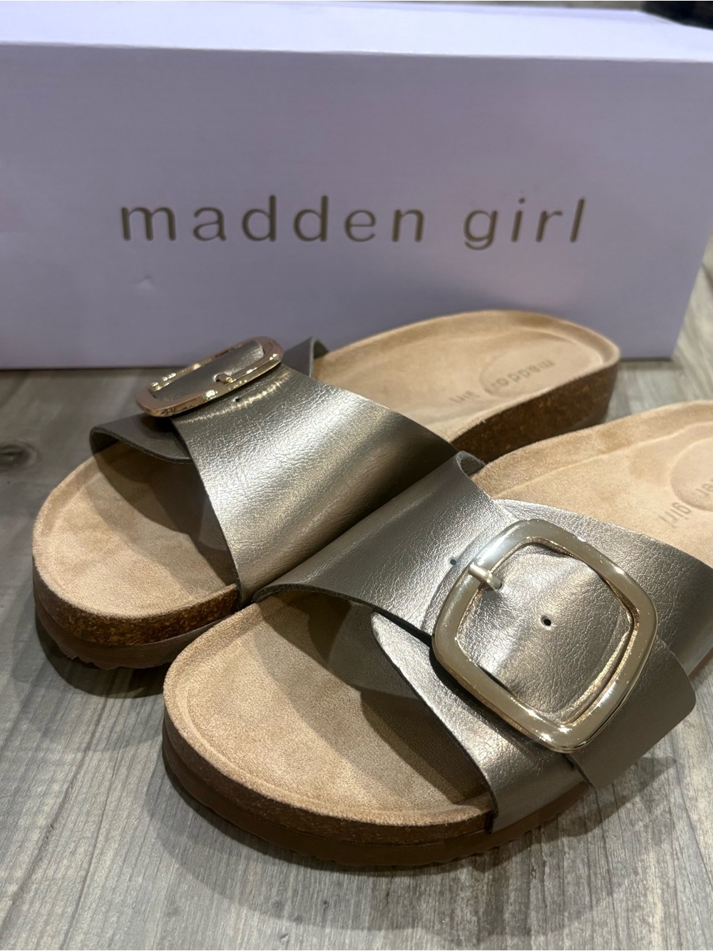 Madden Girl Banner Footbed Sandals Taupe Pearlized Women's Size 8 New In Box